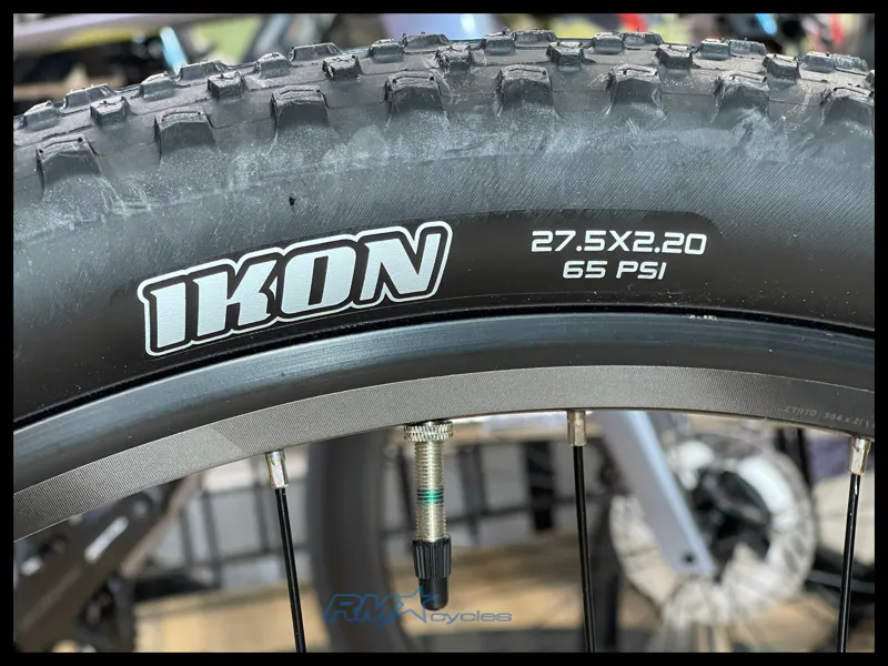 Giant Talon 3 27.5 Mountain Bike In Gloss Beeswax-7