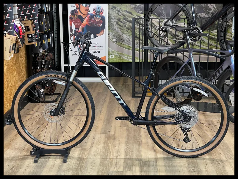 Giant Talon 0 29 Mountain Bike In Ultra Navy