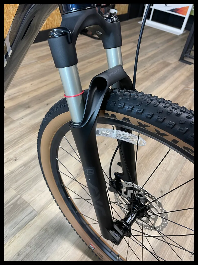 Giant Talon 0 29 Mountain Bike In Ultra Navy-4