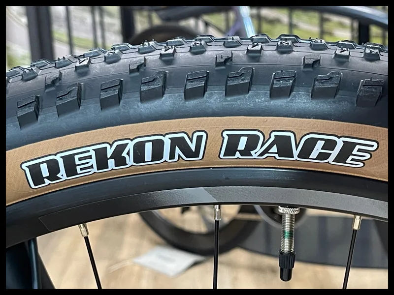 Giant Talon 0 29 Mountain Bike In Ultra Navy-7