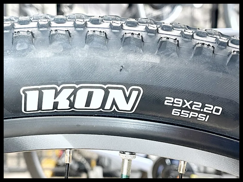 Giant Talon 4 29 Mountain Bike In Black-8