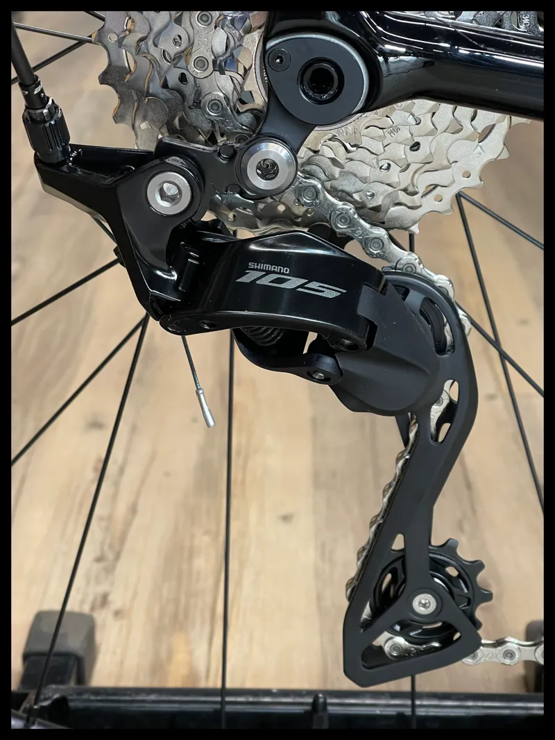 Giant TCR Advanced 2 Road Bike In Gloss Carbon/Electron Blue-2