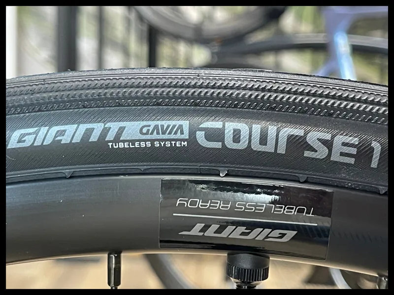 Giant TCR Advanced 2 Road Bike In Gloss Carbon/Electron Blue-7