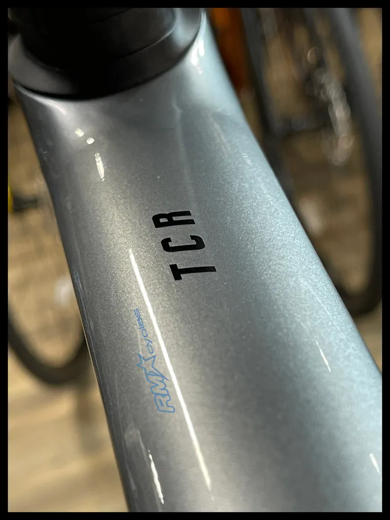 Giant TCR Advanced Pro 1-Di2 Tech Silver-2