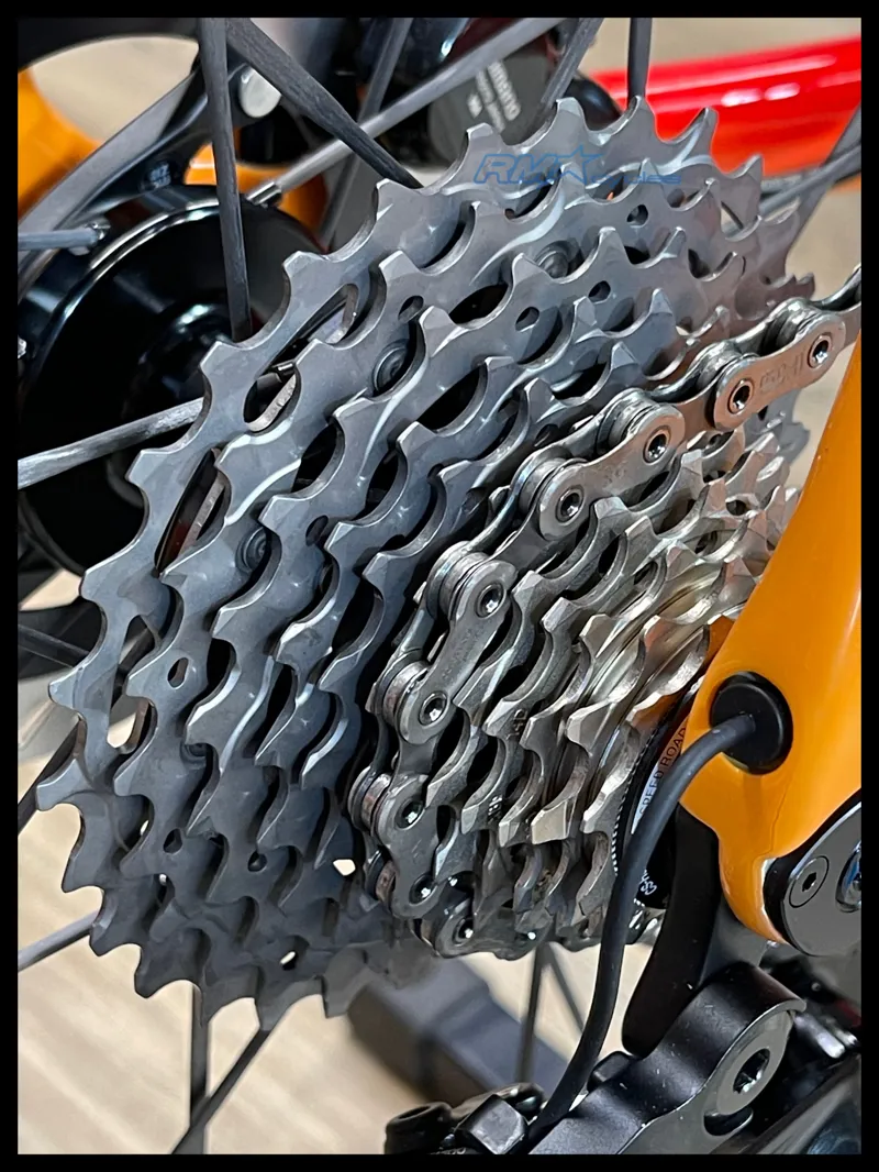 Giant TCR Advanced Pro Dura Ace Road Bike in Black/Rosso Corsa-2