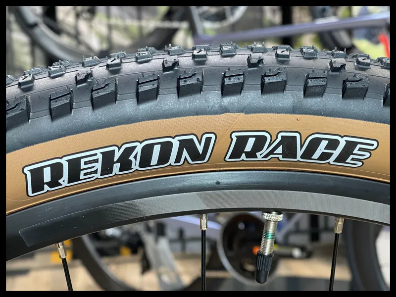 Liv Tempt 2 29 Mountain Bike In Mars Dust-6