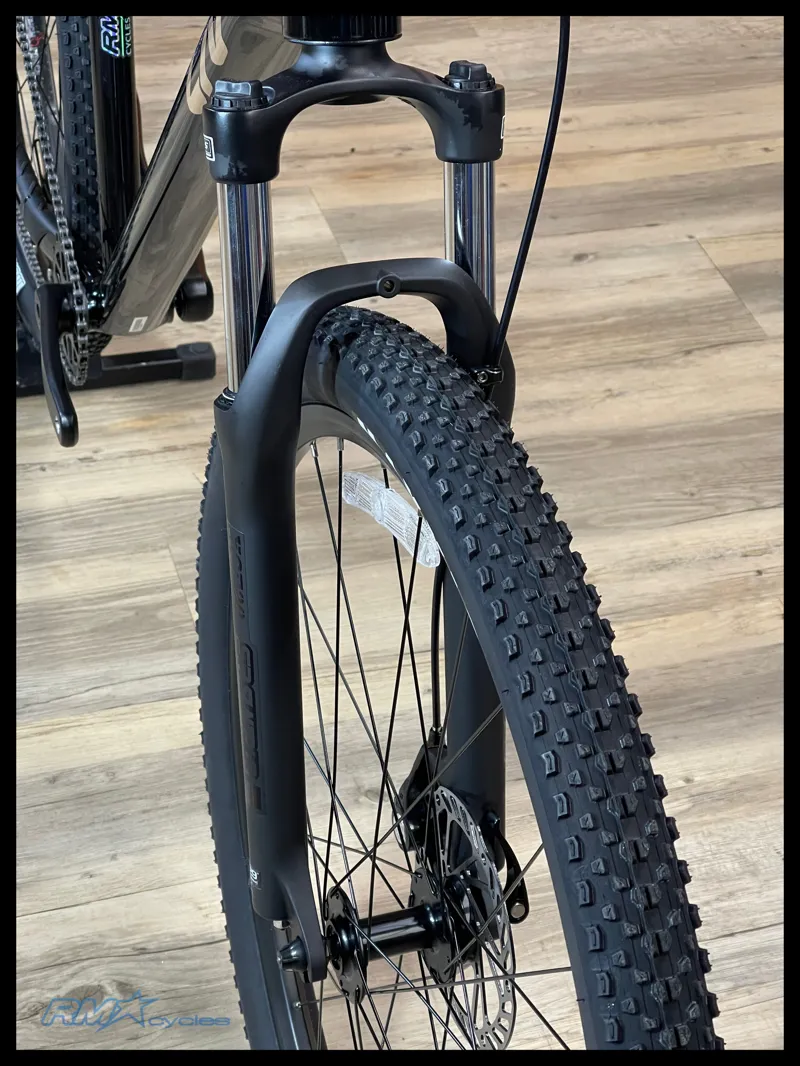 Liv Tempt 4 29 Mountain Bike In Black-5