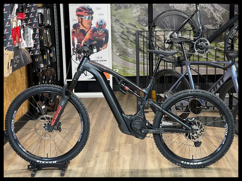 Whyte e-180 S Large Black and Burnt Orange 2022 Approved Used-1