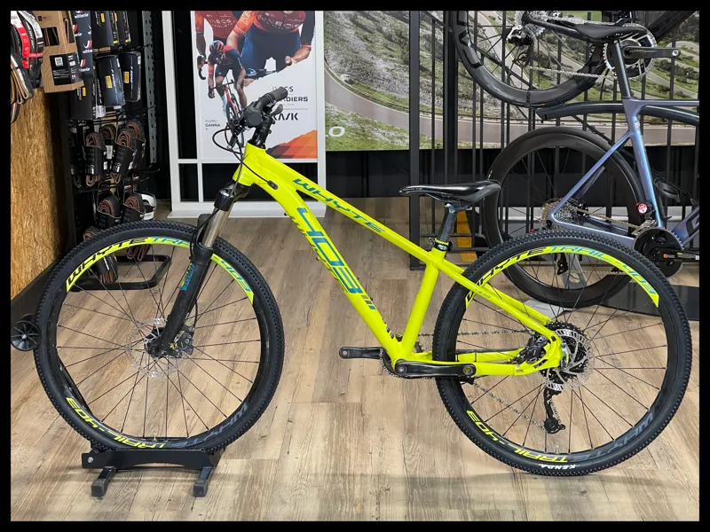 Whyte 403 26 Inch lime 2018 Approved Used-1