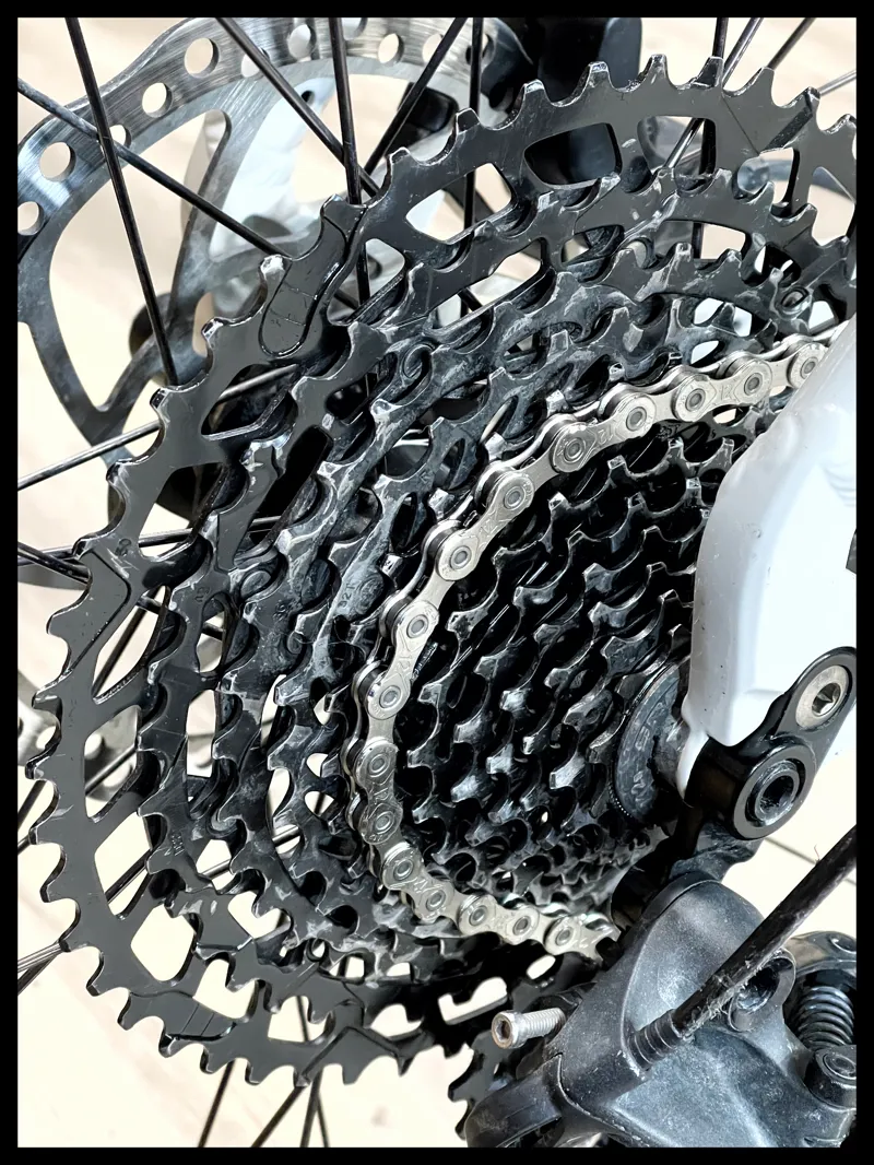 Whyte 529 Large Gloss Cement with Rose and Slate 2022 Approved Used-2