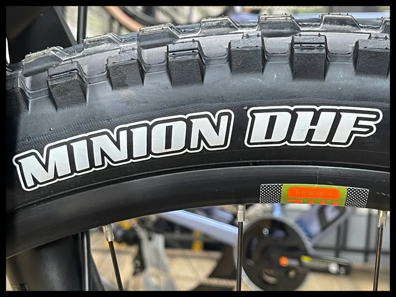 Whyte e-160 S Medium Matt Black and Turquoise 2022 Approved Used-8