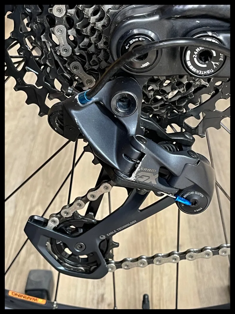 Whyte e-160 S Medium Matt Black and Turquoise 2022 Approved Used-3