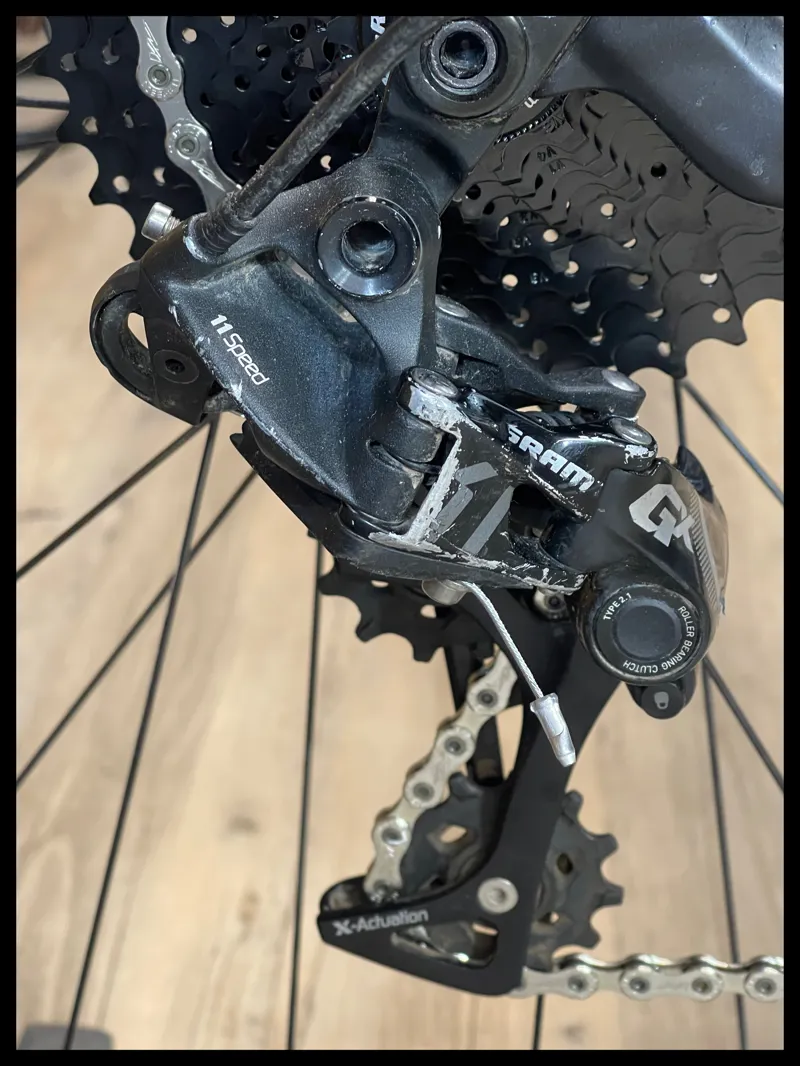 Whyte e-505 Large V1 Matt Black with Grey and Rose 2021 Approved Used-3