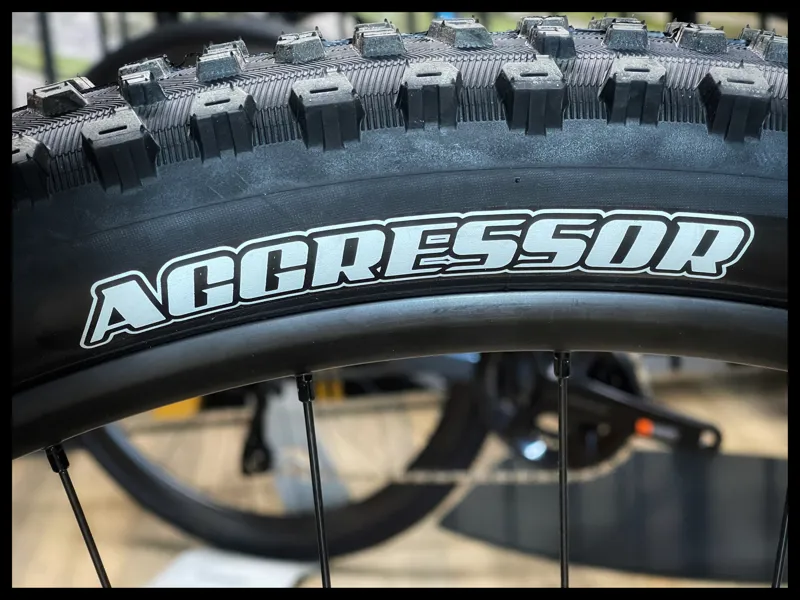 Whyte e-505 Large V1 Matt Black with Grey and Rose 2021 Approved Used-10