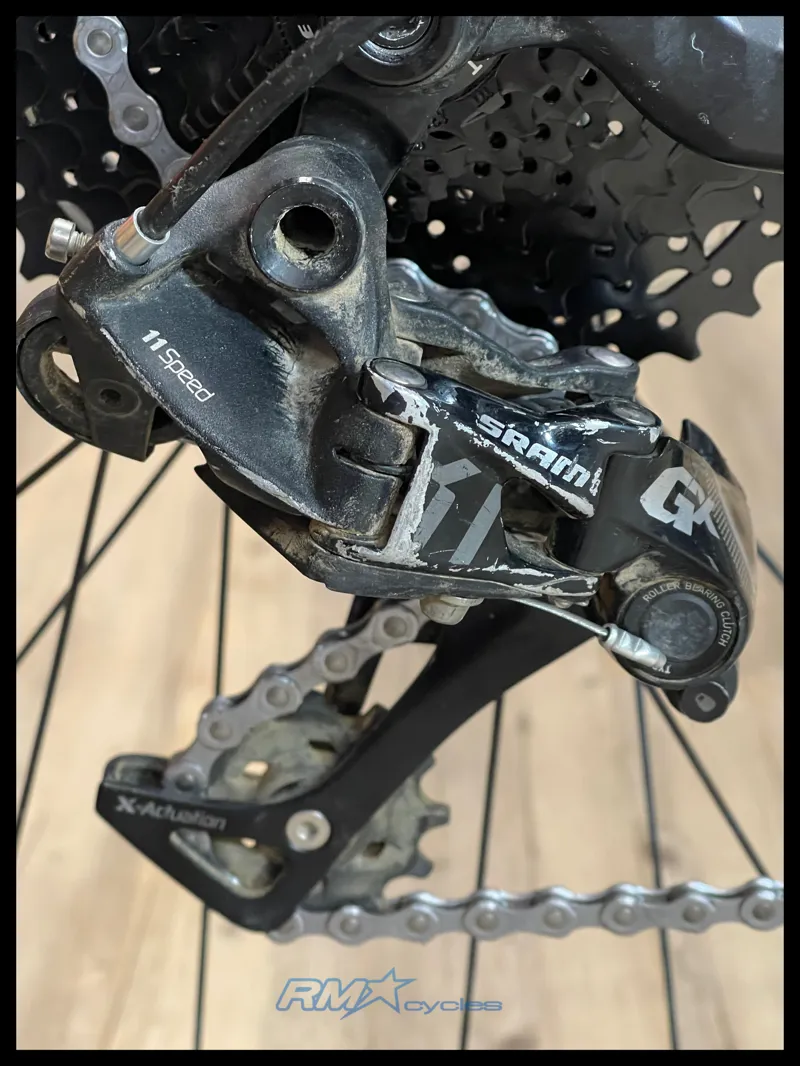 Whyte e-505 V1 Matt Black with Grey and Rose-3