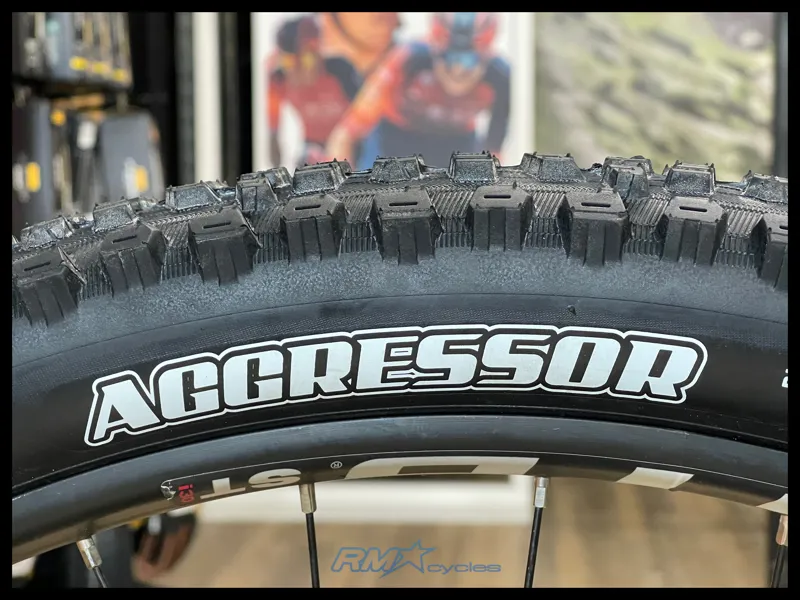 Whyte e-505 V1 Matt Black with Grey and Rose-8