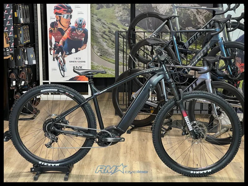 Whyte e-505 V1 Matt Black with Grey and Rose