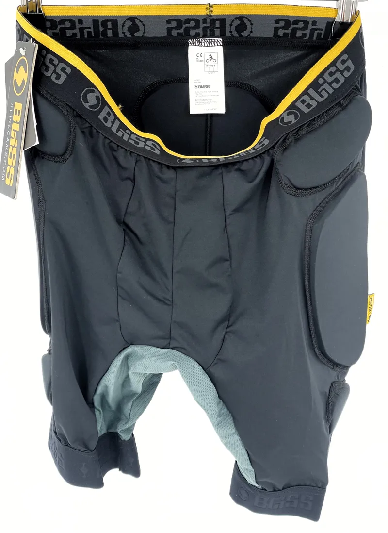 Bliss Protection Team Short Medium in Black