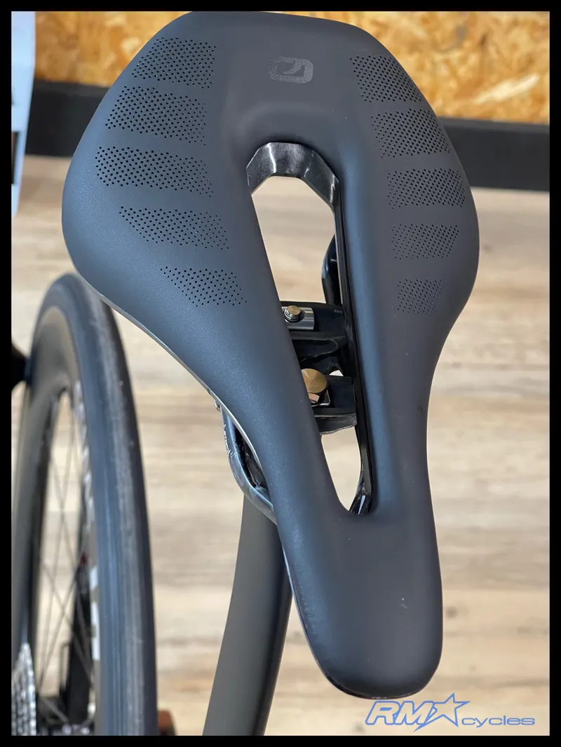 Dogma F RedAXS2x12DB ARC1450DBXDR Bicycle-12