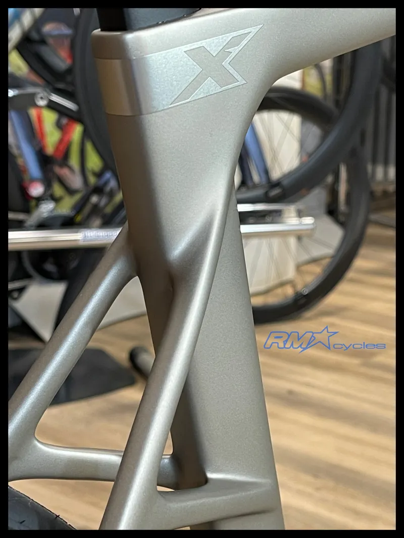 X3 105Di2 DT Swiss Bicycle Impulse Grey Matt-5