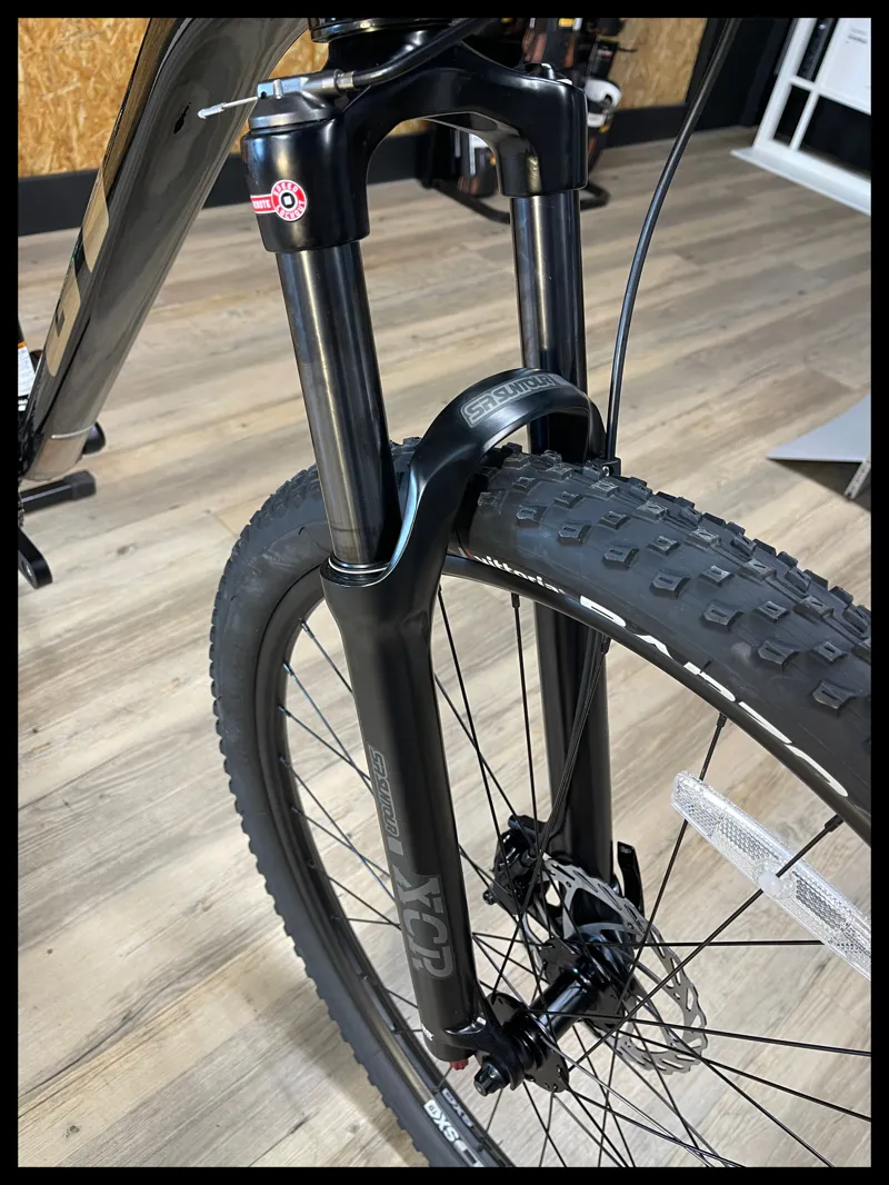 GT Avalanche Elite 29 Black Quartz 2023-5