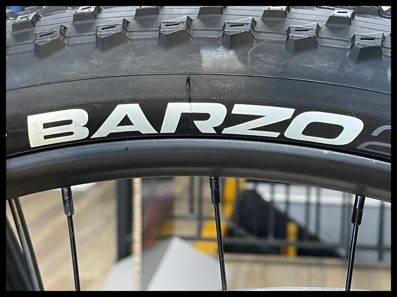 GT Avalanche Elite 29 Black Quartz 2023-8