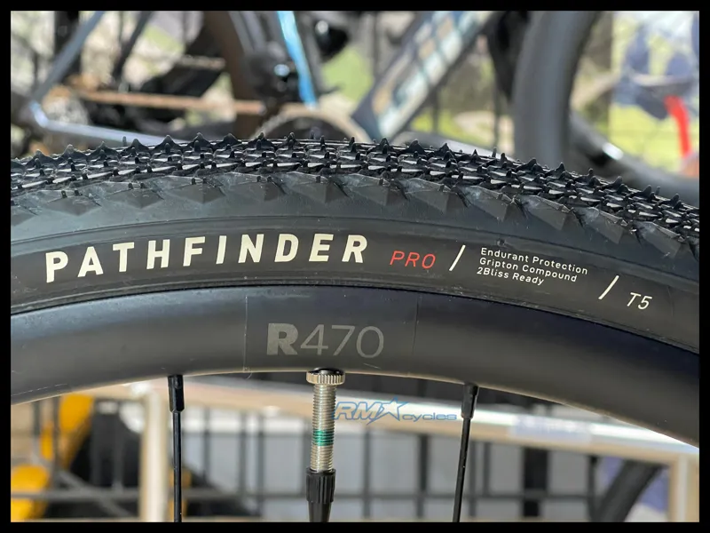 Specialized Sirrus 6.0 Large White 2025 Approved Used-9