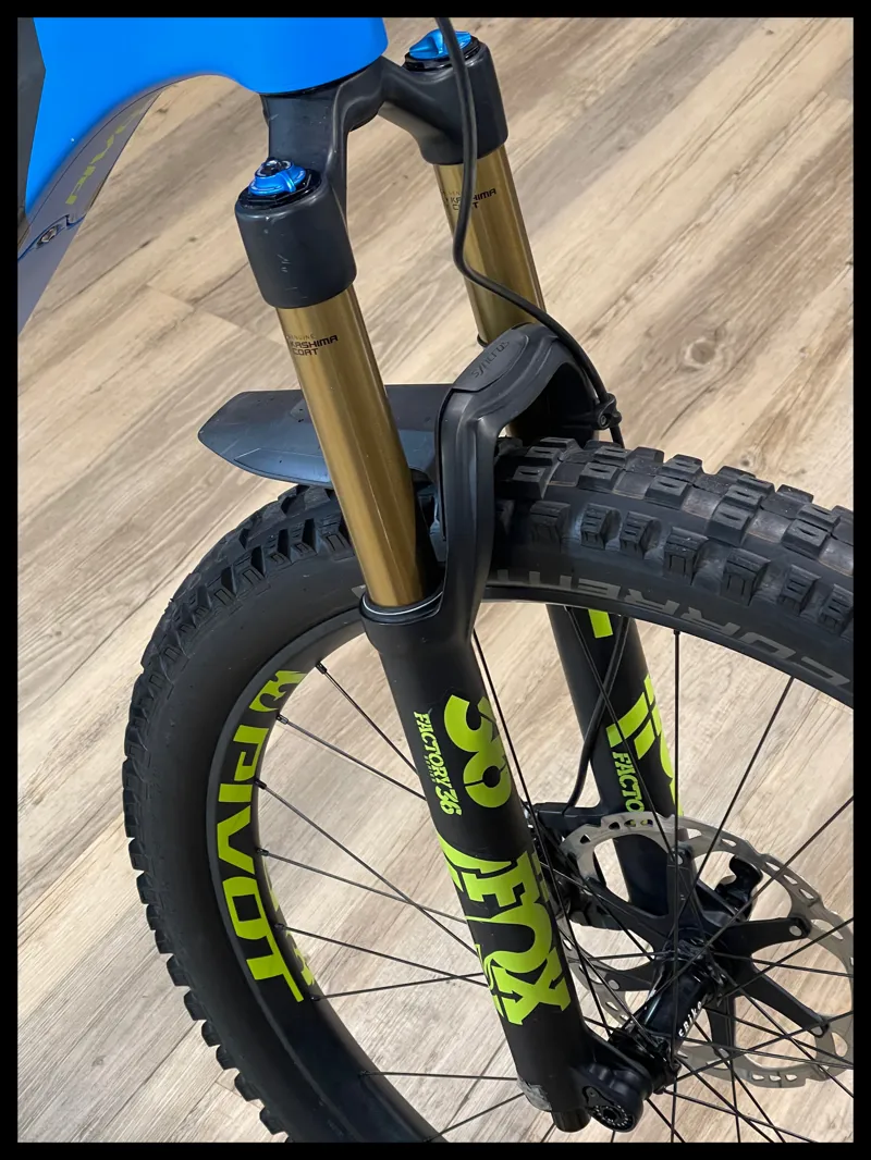 Pivot Shuttle XT Carbon eMTB Medium Blue/Yellow 2018 Approved Used-10