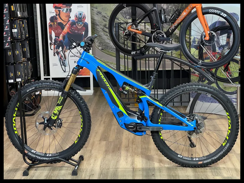 Pivot Shuttle XT Carbon eMTB Medium Blue/Yellow 2018 Approved Used-1