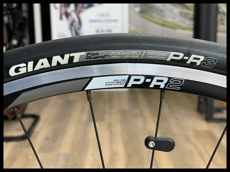 Giant Defy Composite 2 compact Small Dark Grey 2013 Approved Used-6