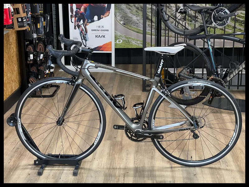 Giant Defy Composite 2 compact Small Dark Grey 2013 Approved Used-1