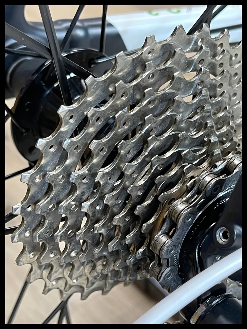 Trek Domane 2.3 54cm Matt Crystal White-Black 2016 Approved Used-2