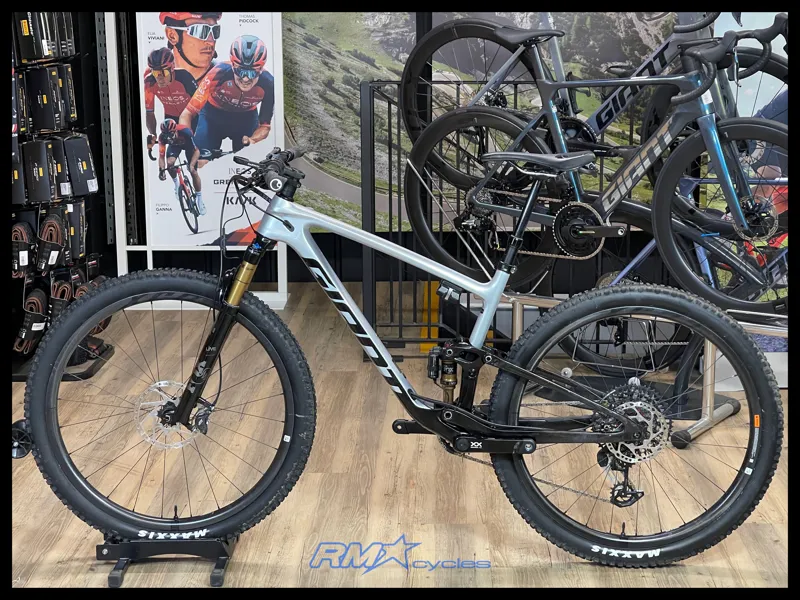 Giant Anthem Advanced Pro 29 1 Large Supernova 2023 Approved Used-1