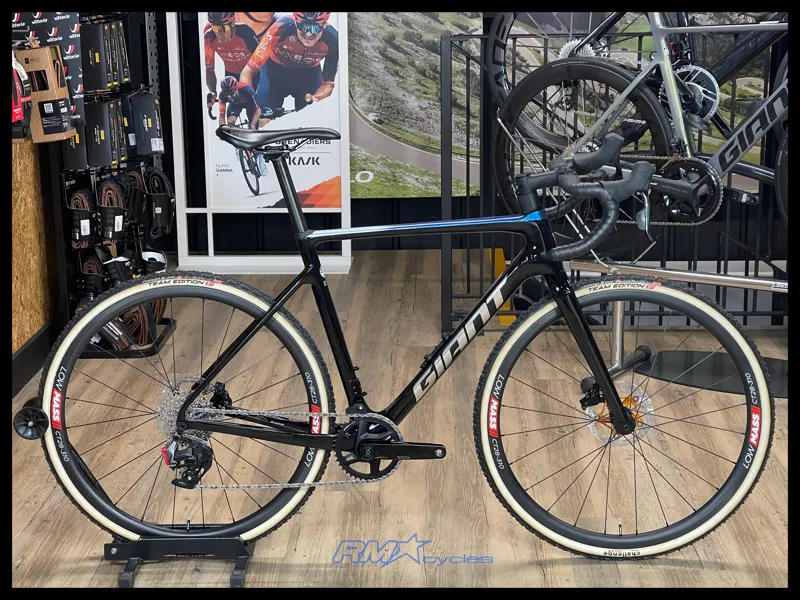 Giant TCX Advanced Pro 0 Medium Carbon Custom Build 2024 Approved Used