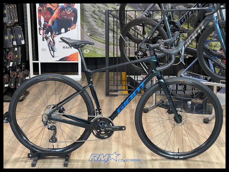 Giant Revolt Advanced 2 Starry Night ML 2022 Approved Used