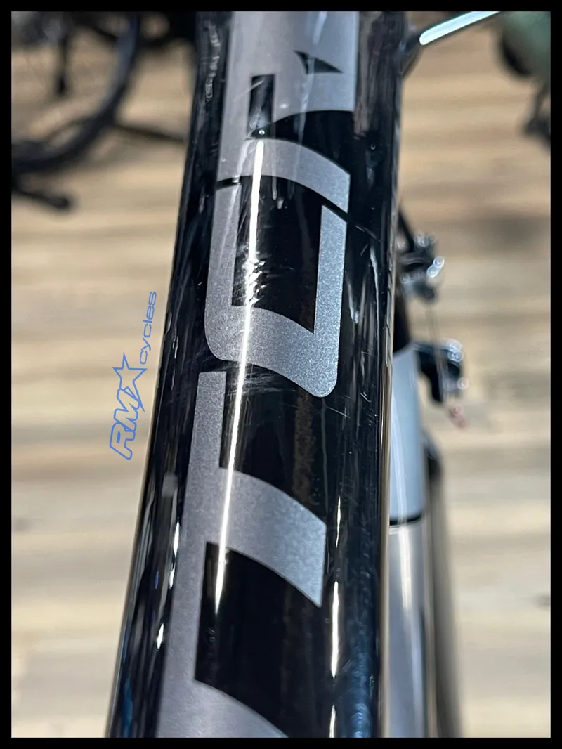 Giant TCR Advanced SL 0 L Carbon 2018 Approvred Used-2