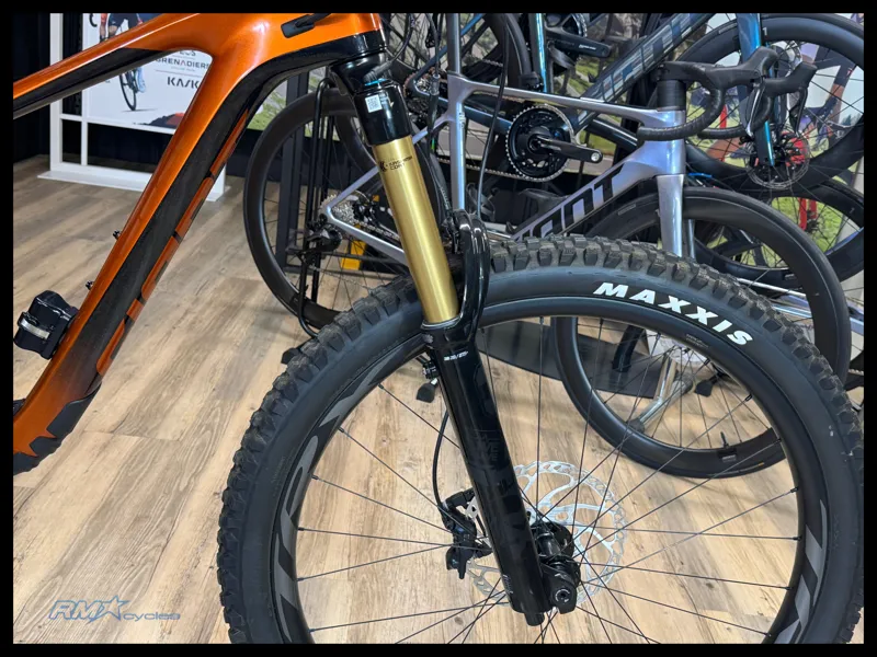 Giant Reign Adv Pro 29 1 Medium Amber Glow/Rainbow 2023 Approved Used-7