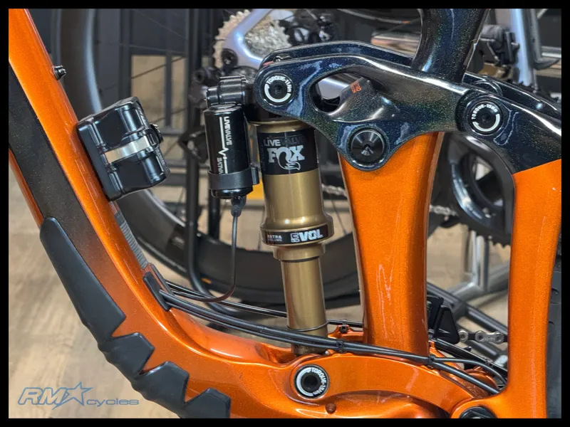 Giant Reign Adv Pro 29 1 Medium Amber Glow/Rainbow 2023 Approved Used-6