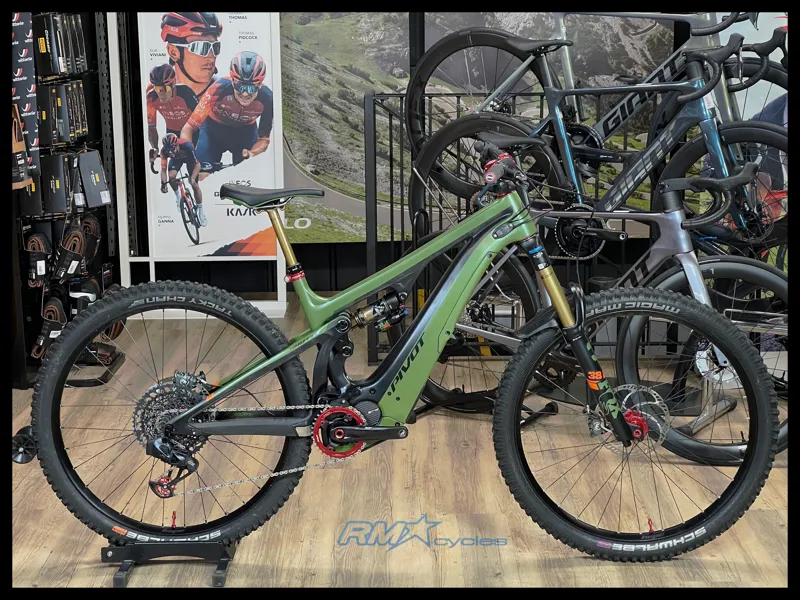 22 Pivot Shuttle AM 29 Team GX Mens Carbon Mountain Bike in Green