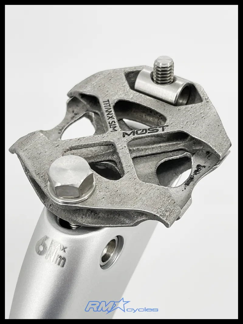Pinarello Dogma F 20mm Setback Seatpost in Silver-1