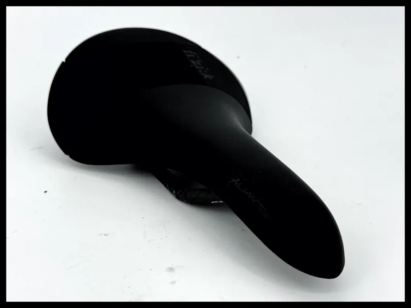 Fizik Aliante R1 Saddle Size Large 155mm Braided Carbon Rails Black