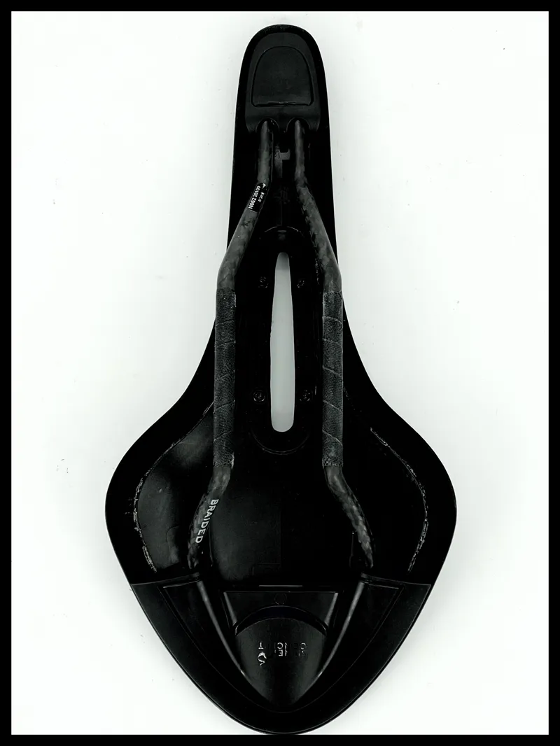 Fizik Arione R1 Open Black 142mm carbon braided 7x9mm-2