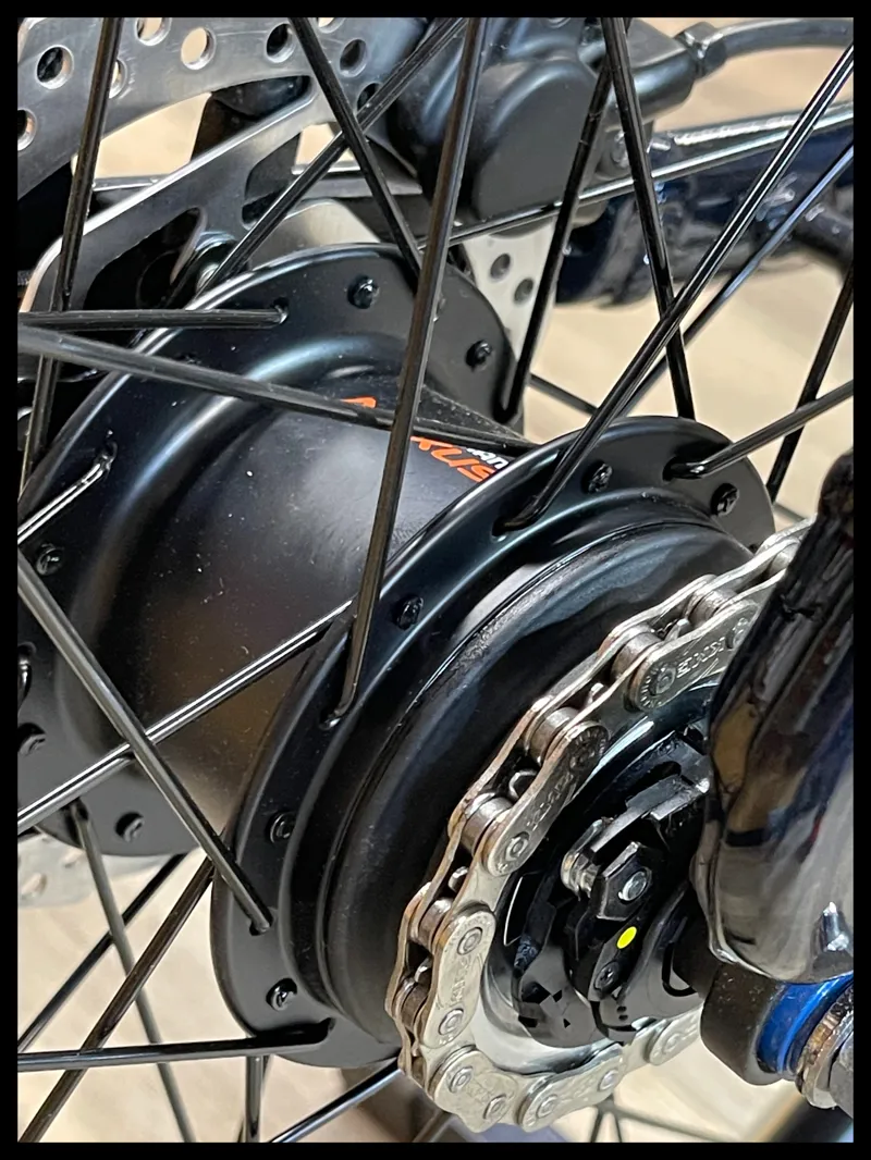 Momentum Vida E+ Mid-Step Ink Large 2022-2