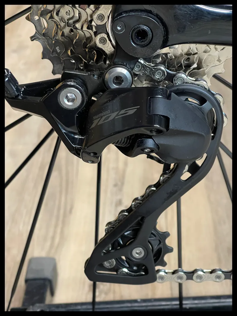 Giant Defy Advanced Pro Unicorn White Medium 2024 Ex-Demo-3