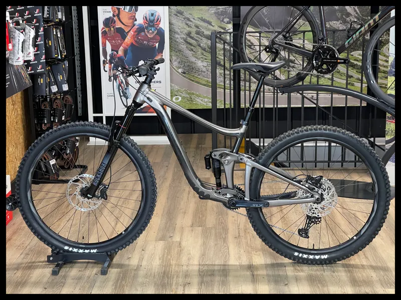 Giant Reign 29 Medium Metal 2022 Ex-Display-1