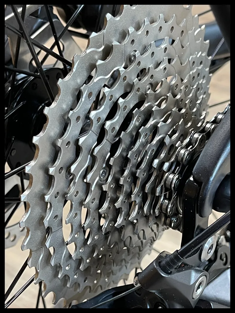 Giant Explore E+ 1 Gunmetal Black Medium 2022 Ex-Display-2