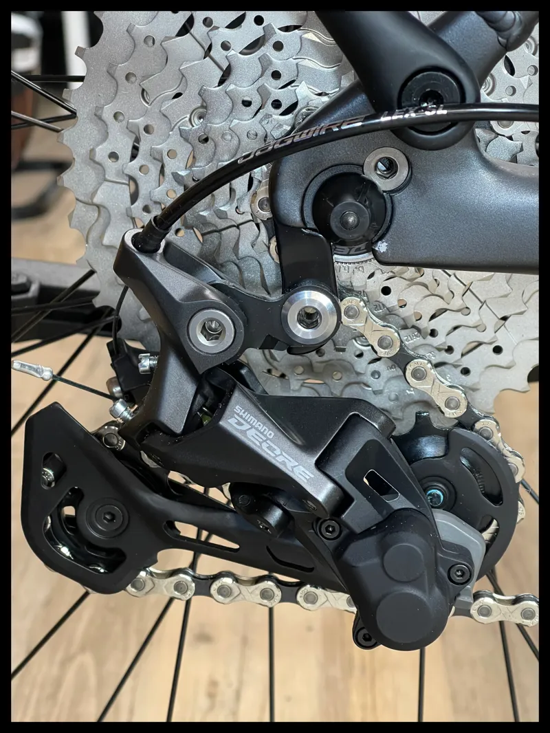 Giant Explore E+ 1 Gunmetal Black Medium 2022 Ex-Display-3