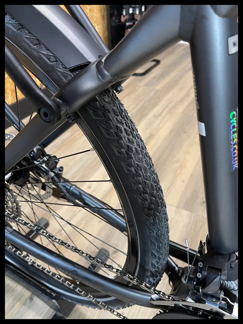 Giant Explore E+ 1 Gunmetal Black Medium 2022 Ex-Display-10