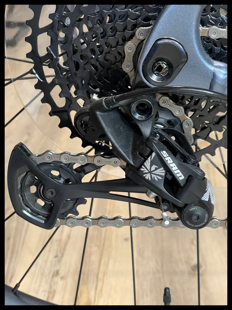 Giant Fathom 1 Knight Shield Medium 2022-3