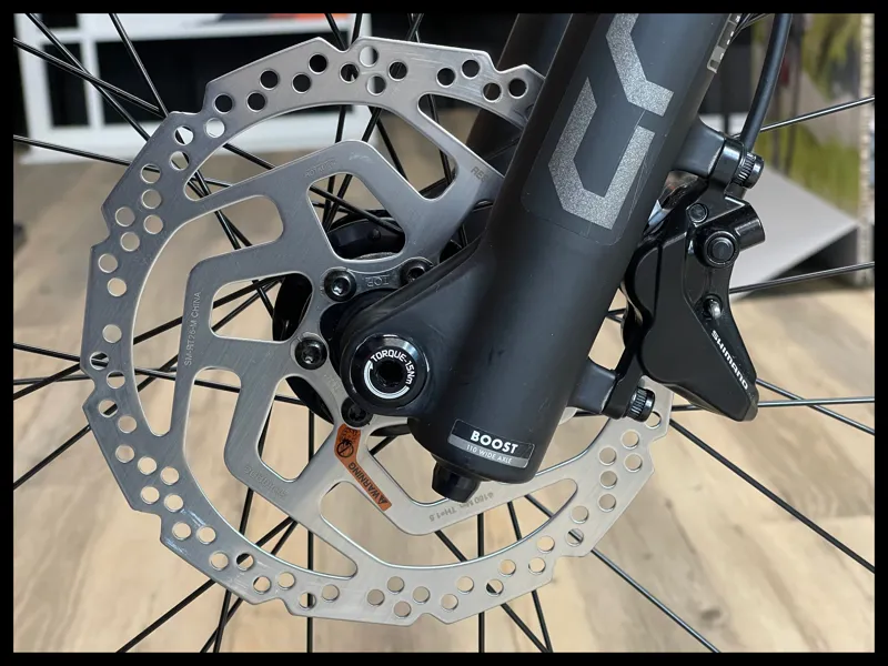 Giant Fathom 1 Knight Shield Medium 2022-7